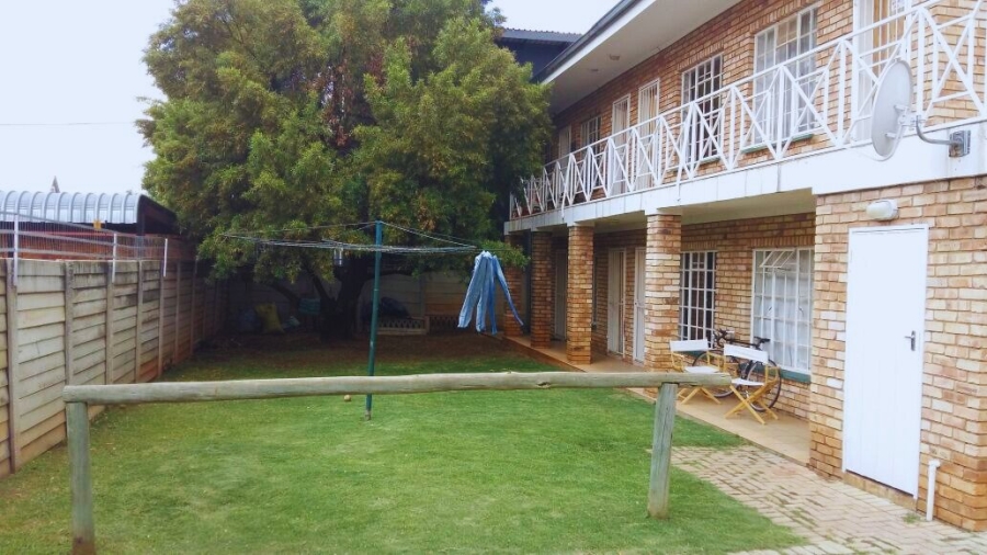 16 Bedroom Property for Sale in Bult West North West